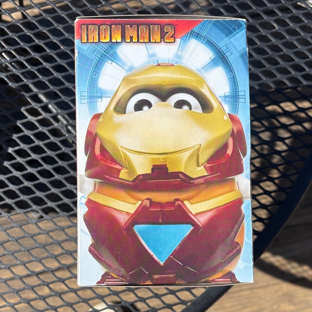Hasbro Mr. Potato Head Tony Starch - Red and Gold - Picture 6 of 8